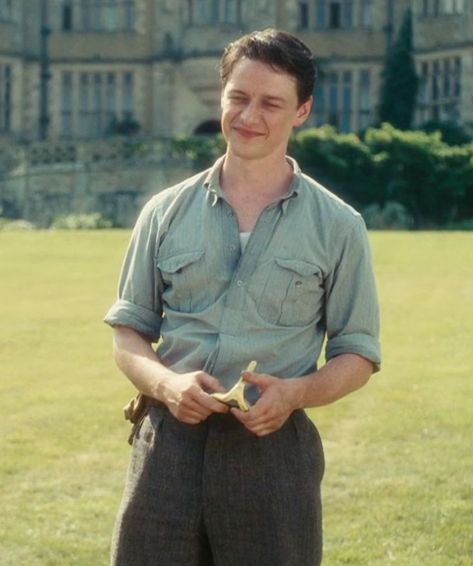 Robbie Turner, Atonement Movie, Ryu Jun Yeol, Charles Xavier, Movie Aesthetic, Atonement, James Mcavoy, Handsome Guys, Michael Fassbender