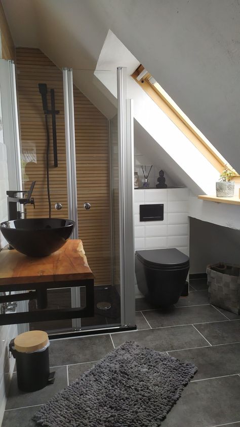 Under Roof Bathroom, Loft Bathroom Ideas Sloped Ceiling, Slanted Ceiling Bathroom, Sloped Ceiling Bathroom, Loft Bathroom Ideas, Attic Shower, Small Attic Bathroom, Slanted Roof, Attic House