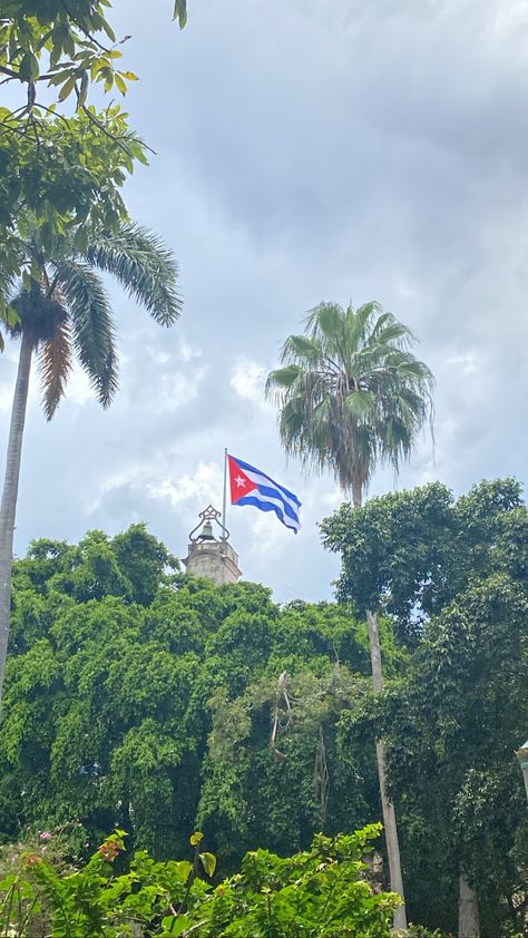 Cuban Beach Aesthetic, Cuba Instagram Pictures, Havana Cuba Aesthetic, Cuba House, Cuba Aesthetic, Vinales Cuba, Cuba Holiday, Cuba Varadero, Cuba Pictures