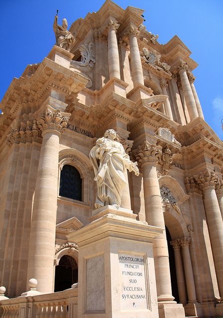 The Cathedral of Siracusa, Sicily, Italy.   Click on photo for home videos and more on Hotels, Restaurants and Things 2 Do. Sicily Architecture, Siracusa Sicily, Sicily Italy, The Cathedral, Place Of Worship, Beautiful Buildings, Places Around The World, Albania, Amazing Architecture