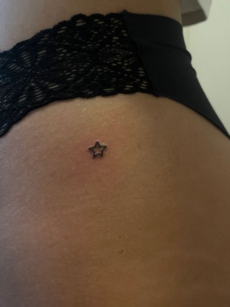 Small Secret Tattoos, Women With Small Tattoos, Pink Star Tattoo, Easy To Hide Tattoos, Cute Lil Tattoos, Star Tattoo On Hip, Good Tattoo Placement, Star Girl Tattoo, Tiny Star Tattoo