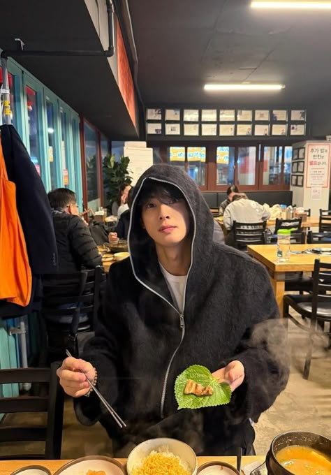 Cha Eun Woo on Instragram Eunwoo Pics, Lee Suho, Astro Eunwoo, Eunwoo Astro, Cha Eun Woo Astro, Eun Woo Astro, Astro Kpop, Lee Dong Min, Lee Soo