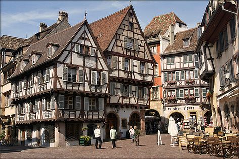 European Town, Colmar France, Medieval Houses, French Architecture, Tudor House, Interesting Buildings, Chateau France, Cities In Europe, Timber House