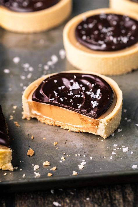 Salted Caramel Tartlets, Caramel Tartlets, Types Of Pastry, Tartlets Recipe, Caramel Filling, Tart Dough, Easy Caramel, Spiced Fruit, Tart Baking