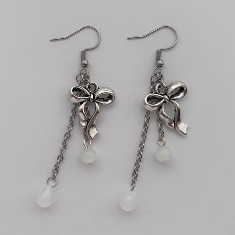 Silverdangle Earrings, Homemade Jewelry Ideas, Anting Manik, Diy Beaded Rings, Diy Jewelry Rings, Gothic Earrings, Just Sold, Magical Jewelry, Jewelry Accessories Ideas