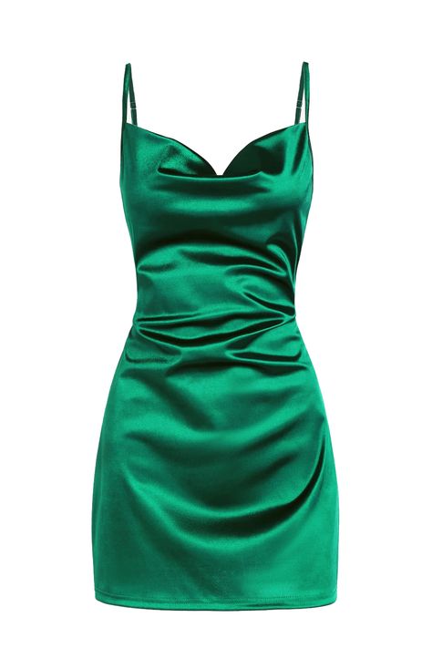 green satin cami strap mini dress, silk dress, sexy short dress, old money aesthetic clothes Satin Cocktail Dress, Looks Party, Dress Spaghetti, Silk Mini Dress, Satin Mini Dress, Satin Dress, Types Of Dresses, Mini Dresses, Spaghetti Strap Dresses