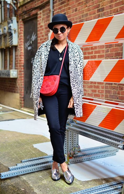 Snow leopard coat and silver brogues Silver Brogues Outfit, Brogues Outfit, Shoes Street Style, Oxfords Outfit, Brogues Style, Leopard Coat, Small Wardrobe, Well Dressed Women, Older Women Fashion