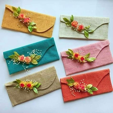 Fancy Envelopes, Pumpkin Diy, Diy Lace Ribbon Flowers, Wedding Gift Pack, Bridal Gift Wrapping Ideas, Wedding Gifts Packaging, Jute Crafts, Diy Bag Designs, Wedding Crafts Diy