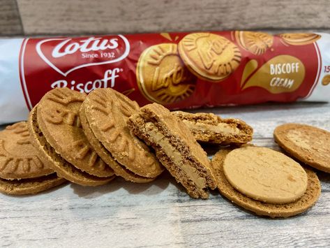 Uk Snacks, Biscoff Cream, Lotus Biscuits, Biscoff Biscuits, Soda Flavors, Cream Biscuits, Lotus Biscoff, Junk Food Snacks, Hot Chocolate Recipes