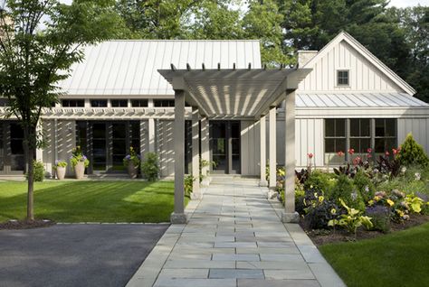 Walker Meadow > Hutker Architects — Martha’s Vineyard, Cape Cod and Nantucket Dream Lakehouse, Lakehouse Exterior, Slc Interiors, Transitional Exterior, Backyard Walkway, Walkway Landscaping, Covered Walkway, Homes Exterior, Modern Pergola