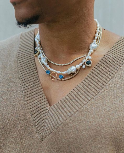 Pearl Necklace Stack, Street Style Necklace, Pearl Necklace Outfit, Russel Westbrook, Mens Pearl Necklace, Mens Necklace Fashion, Pearl Jewlery, Pearl Necklace Men, Homemade Necklaces