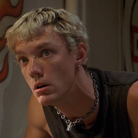 Matthew Lillard in Senseless, 1998. Matthew Lillard, A Man, Twitter, Hair, Black