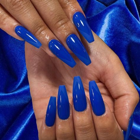 royal blue nails, cobalt blue nails, summer nail colors, royal blue nail designs, acrylic royal blue nails, royal blue nail designs, royal blue nail art Acrylic Royal Blue Nails, Navy Blue Dress Nails, Nails 2022 Blue, Blue Dress Nails, Grey French Nails, Nails Cobalt Blue, Royal Blue French Tip Nails, Blue French Tip Nails, Royal Blue Nails Designs