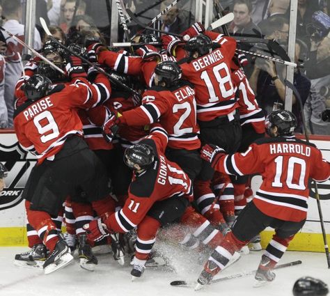 Devils Stanley Cup Wins | 2012-05-26T00:02:40Z Devils win in OT, advance to Stanley Cup finals ... Fantasy Hockey, Ice Hockey Teams, Baseball Training, Hockey Girls, Hockey Goalie, Jersey Devil, Nhl Players, New Jersey Devils, Coast To Coast