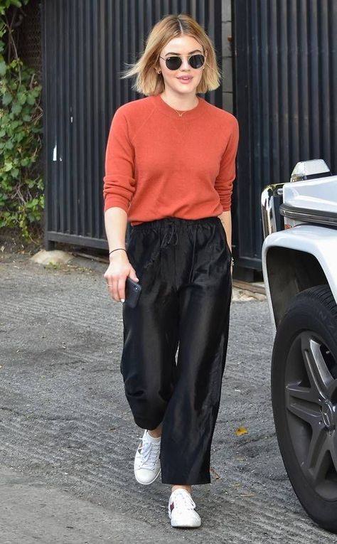 Celebrities In Casual Outfits, Short Hair Casual Outfit, Actress Outfits Casual, Outfit For Short Hair Casual, Short Hair With Dress Outfit, Celebrity Casual Outfits Summer, Short Hair Looks Outfits, Short Woman Outfit, Style For Short Women Outfits