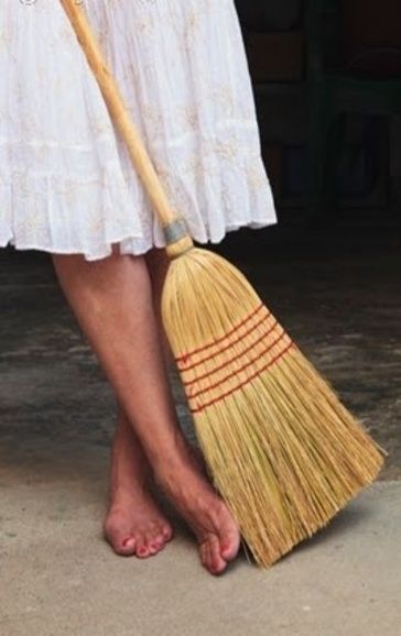 Farmhouse Colors, Southern Slang, Southern Pride, Southern Girls, Southern Life, Southern Sayings, Southern Women, A Broom, Southern Comfort