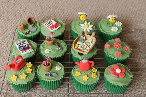 Gardening cupcakes | Flickr - Photo Sharing! Garden Cookies, Garden Cupcakes, Spring Cupcakes, Farm Cake, 3rd Birthday Cakes, Cupcake Designs, Cookie Inspiration, Cakes For Men, Cute Cupcakes