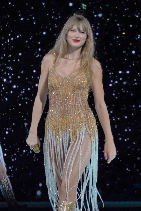 Gold Fearless Dress, New Fearless Dress, Fearless Outfits Eras Tour, Taylor Swift Fearless Eras Tour, Fearless Eras Tour, Eras Fits, Fearless Aesthetic, Fearless Dress, Eras Tour Fearless