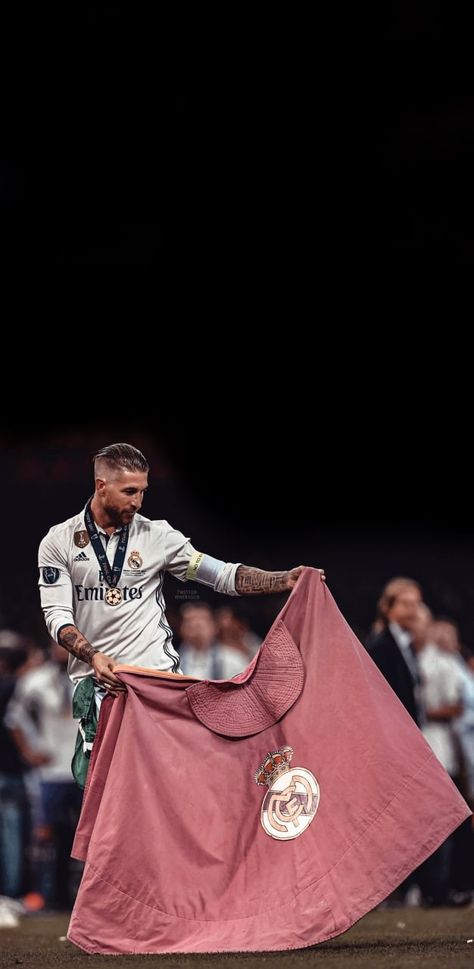 Madrid Flag, Cabrio Vw, Real Madrid Photos, Bayer Munich, Real Madrid Football Club, Cristiano Ronaldo Style, Real Madrid Logo, Milan Football, Cr7 Wallpapers