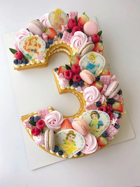 Princess Number Cake Ideas, Number 5 Princess Cake, Number 3 Cakes, Belle Cake, Princess Theme Birthday, Disney Princess Party, Princess Theme, Number Cakes, Princess Cake