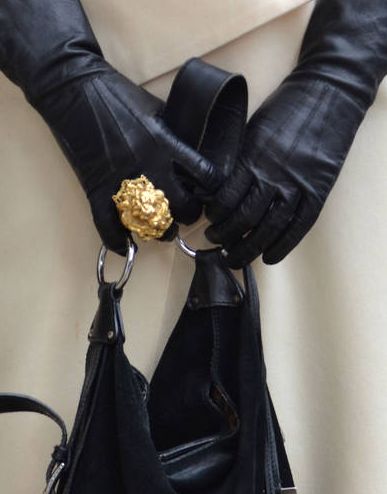 Love the big gold ring over the black leather gloves. badass. Rings Over Gloves Aesthetic, Rings Over Gloves, Mesh Gloves Outfit, Yellow Gloves Outfit, Black Gloves With Rings, Gloves With Rings, Leather Gloves Street Style, Big Gold Ring, Leather Gloves Women Aesthetic