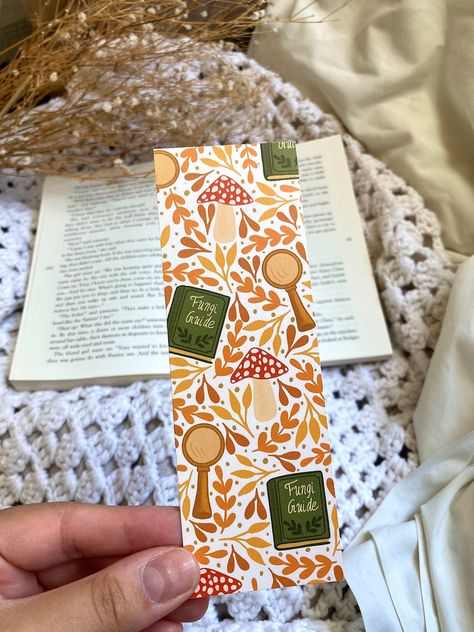 Bookmark Crochet, Handmade Bookmarks Diy, Creative Bookmarks, Bookmark Craft, Bookmark Ideas, Watercolor Bookmarks, Flower Bookmark, Cute Bookmarks, Diy Bookmarks