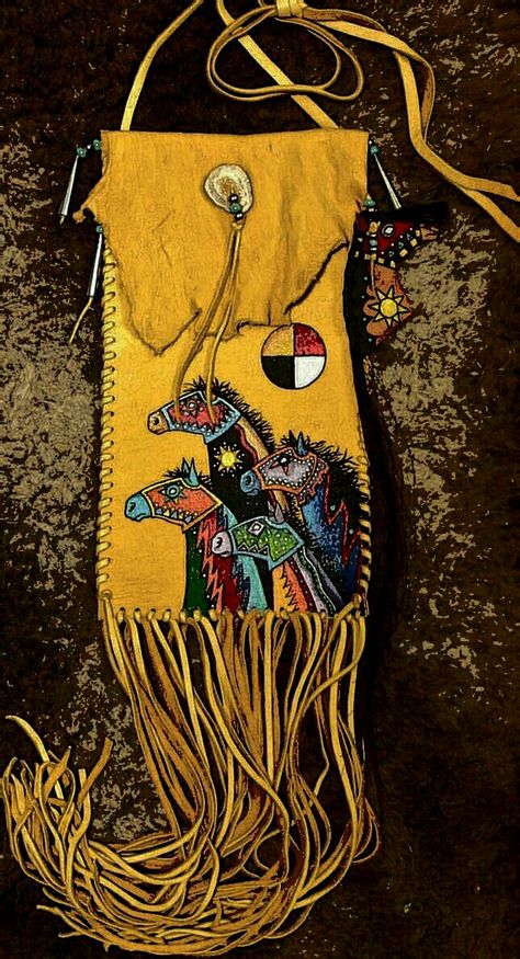 Medicine Bags Native American, Native American Medicine Bag, Leather Medicine Pouch, Spirit Bags, Leather Medicine Bag, Medicine Bags, Indian Beadwork, Medicine Pouch, Beaded Pouch