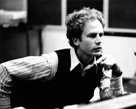 Art Garfunkel♥ Art Garfunkel, Simon And Garfunkel, Bridge Over Troubled Water, Simon Garfunkel, 60s Music, Paul Simon, British Accent, John Denver, Buddy Holly