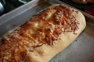 Hawaiian Stromboli Recipe, Stromboli Flavors, Make Ahead Stromboli, Meat Lovers Stromboli Recipe, Hawian Pizza Recipe, Homemade Stromboli, Stromboli Recipe, Football Food, Hawaiian Pizza