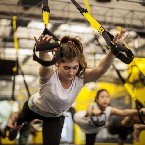 Not Gonna Lie, This 20-Minute Full-Body TRX Circuit Is Going to Kick Your Ass Suspension Workout, Trx Full Body Workout, Beachbody Workout, Full Body Circuit, Trx Training, Trx Workouts, Reformer Pilates, Muscle Workout, Suspension Training