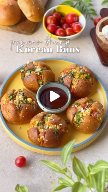 Quick Snacks Easy Indian, Cream Cheese Buns, Midday Snacks, Veg Starter Recipes, Bread Items, Easy Evening Snacks, Korean Cream, Paneer Bhurji, Tempting Food