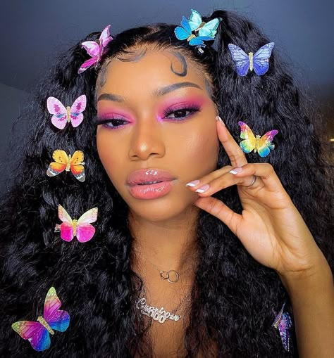 Fatima 💍 on Instagram: “Butterflies 🦋 💗😋 Make up @ebenecosmetics” Kristina Webb, Human Virgin Hair, Butterfly Clips, Baddie Hairstyles, Grunge Hair, Birthday Photoshoot, Girls Makeup, Pretty Makeup, Aesthetic Hair