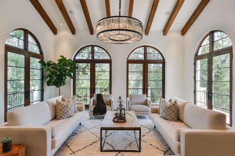 Stephen Curry, of the Golden State Warriors, has listed his Orinda home for $3.895 million. Photo: Nate Denny Insane Houses, Spanish Style Interiors, Modern Spanish Style, Modern Mediterranean Homes, Spanish Interior, Spanish Mission, Spanish Home Decor, Mediterranean Interior Design, Hacienda Style Homes