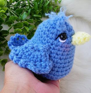 Teri Crews Designs: Free Simply Cute Blue Bird Crochet Pattern Bird Crochet Pattern, Knit Amigurumi, Crochet Critters, Crochet Stuffies, Bird Crochet, Crochet Bird, Crochet Bird Patterns, Crochet Owls, Crochet Monkey