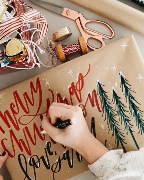 Sarah, Chalkfulloflove® on Instagram: “Let the wrapping games begin! One of my favorite ways to wrap is brown paper + decorating it myself 💃🏼 I found this paper at @target and it…” Brown Butcher Paper Christmas Wrapping, Diy Christmas Wrapping Paper Stamp, Decorating Brown Wrapping Paper, Diy Brown Paper Wrapping, Wrapping Paper Christmas Decorations, Brown Craft Paper Christmas Wrapping, Butcher Paper Gift Wrap Ideas, Christmas Brown Paper Wrapping, Butcher Paper Christmas Wrapping