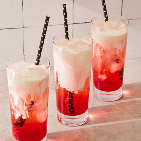 Delish Creamsicle Milkshake, Non Alcoholic Mojito, Lassi Recipes, Summer Drinks Alcohol, Party Drinks Alcohol, Italian Soda, Mocktail Recipes, Ice Cream Floats, Soda Recipe