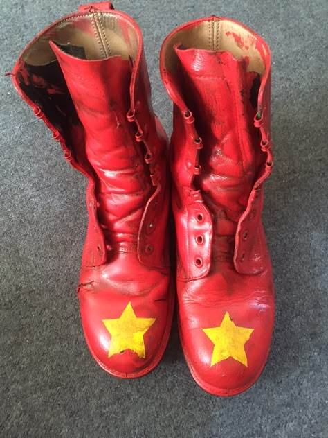 Clown Boots, Clownpunk Fashion, Clown Outfit Aesthetic, Clown Fashion, Clown Core Fashion, Clown Core Outfit, Clown Shoes, Clown Clothes, Silly Clothes