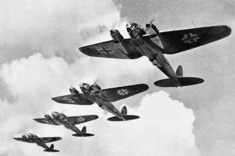 Formation of German Luftwaffe Heinkel He 111 medium bombers, around Battle of Britain period. Manfred Von Richthofen, Wwii Plane, Supermarine Spitfire, The Blitz, Ww2 Planes, Air Raid, Battle Of Britain, Wwii Aircraft, Winston Churchill