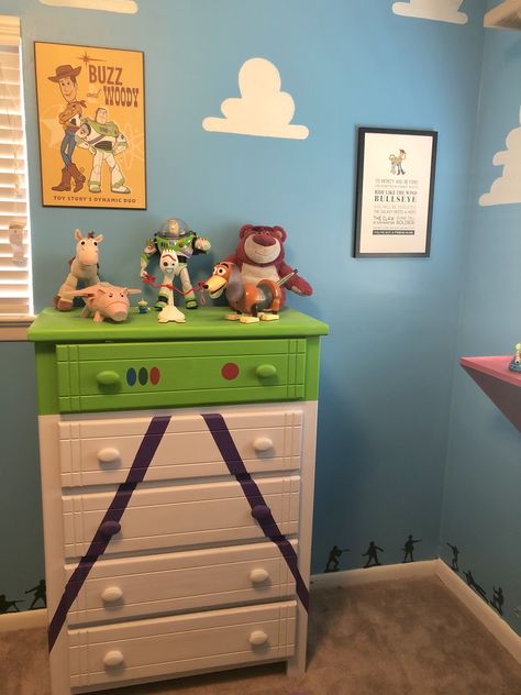 Toy Story Dresser Diy, Toy Story Dresser, Andys Room Toy Story, Toy Story Wallpaper, Disney Kids Rooms, Disney Baby Rooms, Toy Story Bedroom, Toy Story Nursery, Andys Room