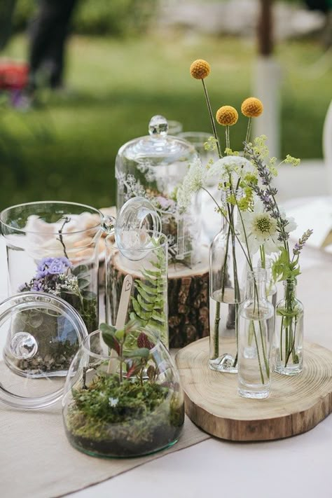 Beautiful botantical, bird-watching wedding in Assisi | Bridal Musings Terrarium Wedding Centerpiece, Terrarium Wedding, Table Centerpieces Diy, Wedding Crafts Diy, Wedding Centerpieces Diy, Bridal Musings, Wildflower Wedding, Plants And Flowers, Deco Floral