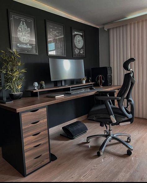 Desk Set Up For Men, Men’s Gaming Office, Rustic Pc Setup, Computer Desk In Living Room Ideas, Office With Black Wall, Guys Home Office, Men’s Desk Setup Office, Office Desk Ideas For Men, Gaming And Work Desk Setup