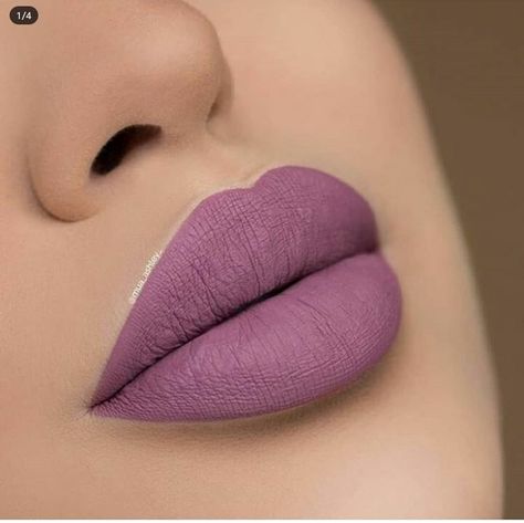 Purple Matte Lipstick, Glossy Lipstick, Natural Makeup Tips, Perfect Red Lips, Glossier Lipstick, Lipstick Kit, Beautiful Lipstick, Lip Beauty, Purple Lipstick