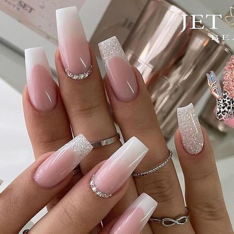 Jet Set Beauty GmbH on Instagram: "Beautifully 💖 @sassynailsbyevahausler #babyboomer #babyboomernails #nails #nailaddict #naillove #nailtech #nailinspiration" Ombre Nails With Rhinestones, French Ombre Nails, Prom Nails French, Prom Nails Red, Nails With Rhinestones, Clear Acrylic Nails, Silver Glitter Nails, French Manicure Designs, French Ombre