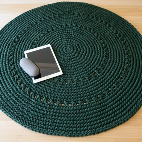 Crochet Bath Rugs Patterns, Easy Crochet Rug Patterns, Easy Crochet Rug, Crochet Bath Mat, Chunky Yarn Crochet Pattern, Crochet Rug Pattern, Crochet Rug Patterns Free, Crochet Doily Rug, Crochet Rugs