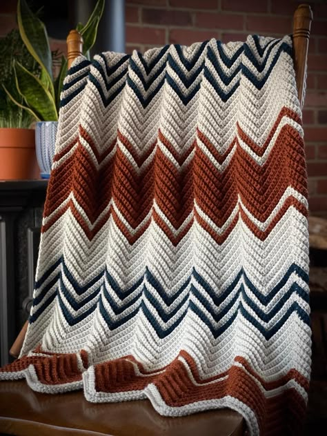 Southwest Blanket Crochet Pattern, Laurie Richardson Chevron Crochet, Western Crochet Baby Blanket, Crochet Western Blanket, Western Crochet Patterns, Western Crochet Blanket, Summer Crochet Ideas, Crochet Top Summer, Crochet Ripple Afghan Pattern