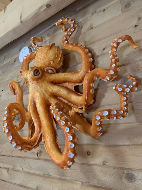 Paper Mache Wall Art Diy, Paper Mache Sculpture Diy, Paper Mache Octopus, Paper Mache Projects Ideas, Paper Mache Sculpture Ideas, Papier Mache Art Ideas, Octopus Diy, Paper Mache Ideas, Cardboard Art Projects