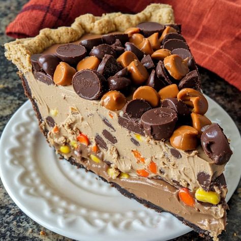 Indulge in this irresistible Peanut Butter Cup Pie – a creamy, chocolatey delight perfect for any dessert lover. Quick, easy, and no-bake goodness! #Dessert #NoBake #PeanutButter #Chocolate #Pie Peanut Butter Cup Pie Recipe, Peanut Butter Cup Pie, Cup Pie, Chocolate Chip Pie, Chocolate Peanut Butter Pie, Raspberry Cookies, Cheesecake Bar Recipes, Chocolate Crust, Chocolate Pie