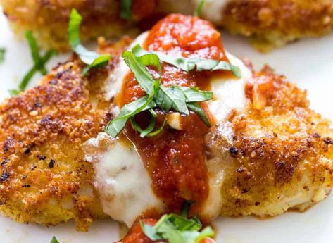 Chicken Parmesan Recipe Healthy, Appetizers Chicken, Chicken Parmesan Recipe Easy, Chicken Parmesan Recipe Baked, Recetas Puertorriqueñas, Baked Chicken Parmesan, Easy Baked Chicken, Chicken Easy, Grilled Chicken Recipes