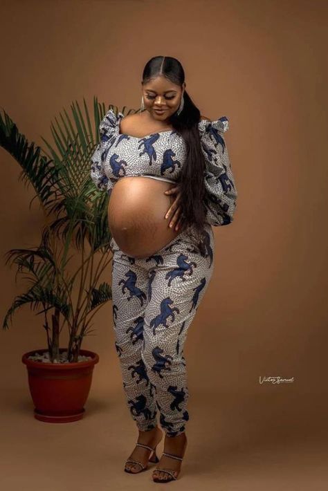 Do you wish to show pictures of your unborn child while pregnant to him/her when he or she is grown? Then you need a beautiful outfit for a photoshoot. #AfricanPrint #AfricanFashion #Ankara #Kente #AfricanStyle #MaternityDress #AfronistaClothing Photoshoot African, Ankara Maternity, Maternity Outfits For Photoshoot, African Maternity, Shower Outfits, Baby Shower Outfit, He Or She, Maternity Pants, Photoshoot Outfits