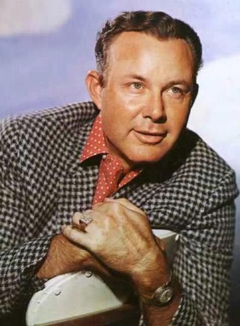 JIM REEVES, country singer who marked the country music industry. Texas Country Music, Country Western Singers, Jim Reeves, Old Country Music, Southern Gospel Music, Southern Gospel, Country Music Videos, Western Music, Country Singer